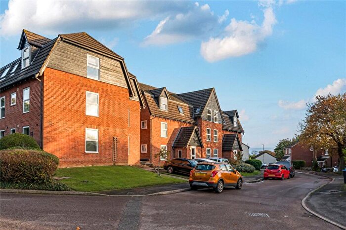 2 Bedroom Flat For Sale In Millers Green Close, Enfield, EN2