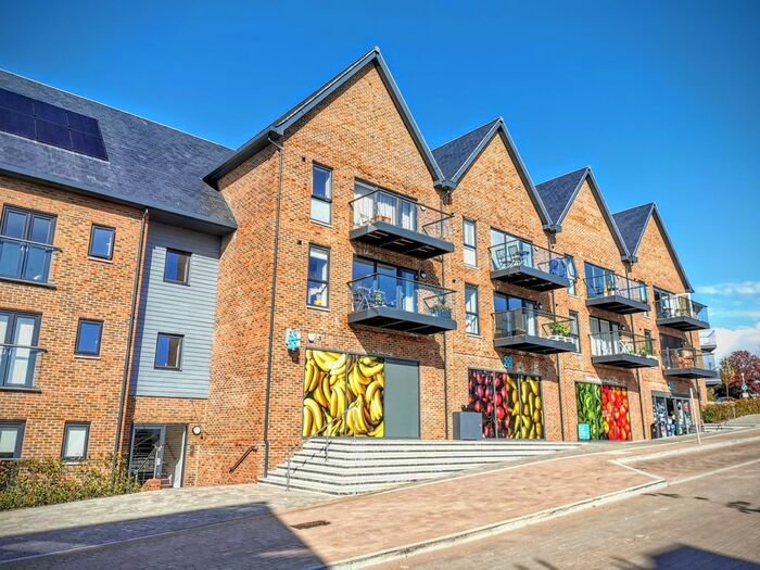 2 Bedroom Flat To Rent In Terracotta Lane, Burgess Hill RH15