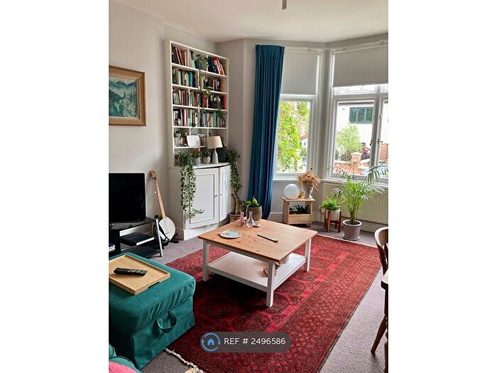 2 Bedroom Flat To Rent In Deerhurst Road, London, SW16
