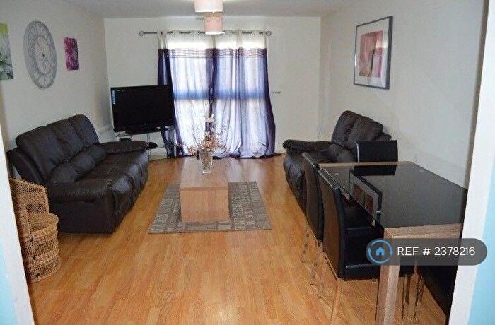 2 Bedroom Flat To Rent In Churchill Way, Cardiff, CF10