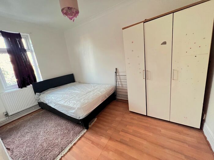 1 Bedroom Flat To Rent In Bury Street West, London, N9