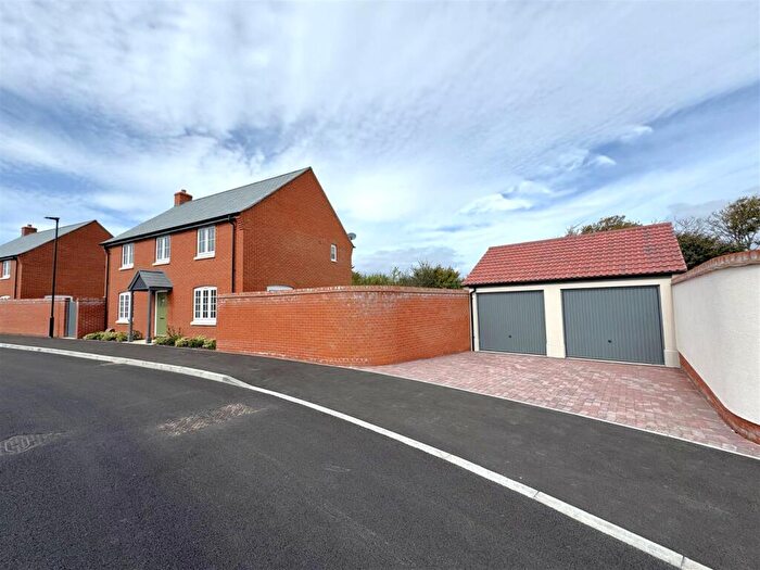 4 Bedroom Detached House For Sale In Constable Crescent, Chesil Reach, Chickerell, DT3