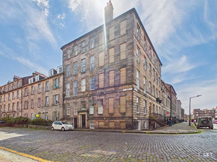 2 Bedroom Flat To Rent In East Broughton Place, New Town, Edinburgh, EH1