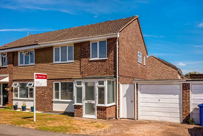 3 Bedroom Semi-detached House To Rent In Colegrave Road, Bloxham, OX15