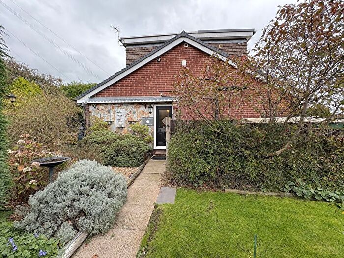 1 Bedroom Bungalow For Sale In Burnmoor Road, Bolton, BL2