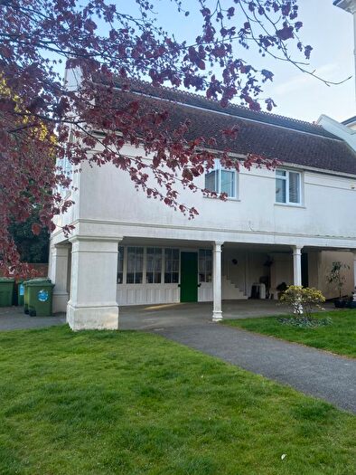 2 Bedroom Flat For Sale In Amherst Road, Royal Tunbridge Wells, TN4