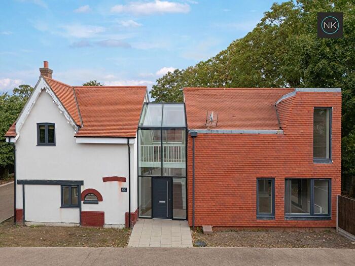 2 Bedroom Detached House For Sale In Aldersbrook Road, Wanstead, London, E12