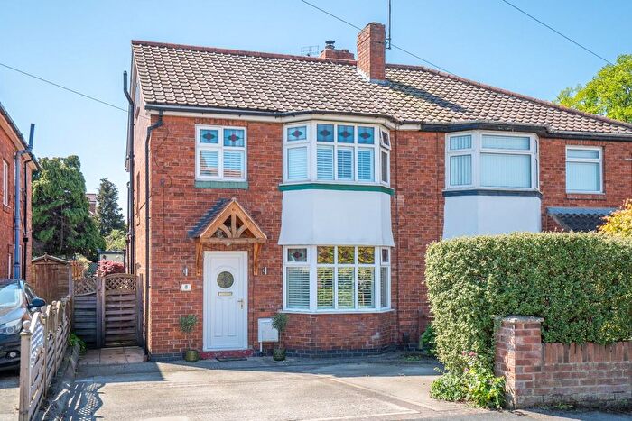4 Bedroom Semi-Detached House For Sale In Welton Avenue, York, YO26