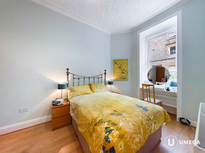 2 Bedroom Apartment To Rent In Heriot Hill Terrace, Canonmills, Edinburgh, EH7