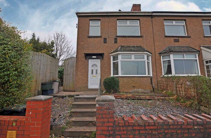 3 Bedroom Semi-Detached House To Rent In Semi-Detached, Queens Close, Newport, NP20