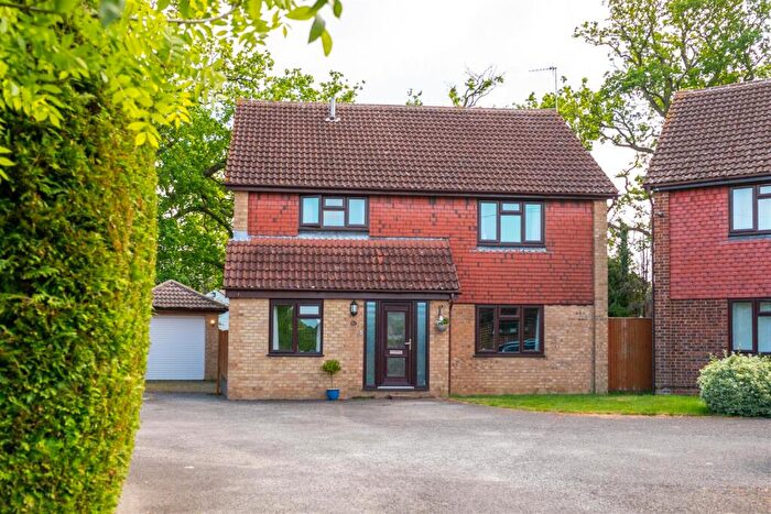 4 Bedroom Detached House For Sale In Lechford Road, Horley, Surrey, RH6