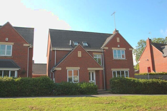 4 Bedroom Detached House To Rent In Oakley Grange, Burton Upon Trent, Staffordshire, DE13