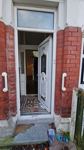 Detached House To Rent In New Hall Lane, Preston, PR1