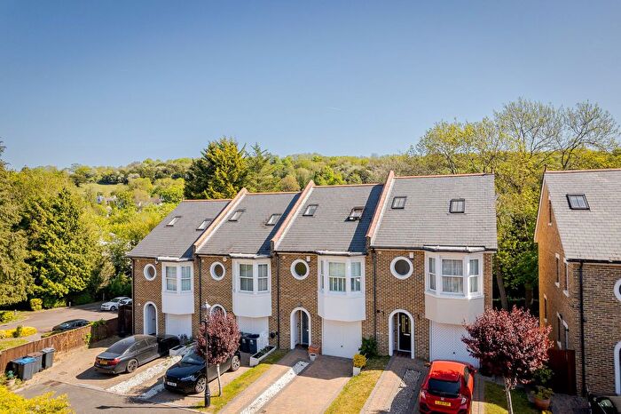 4 Bedroom Property For Sale In Glenside Close, Kenley, CR8