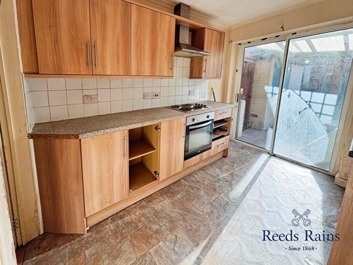 3 Bedroom Terraced House For Sale In Falkland Road, Hull, East Yorkshire, HU9