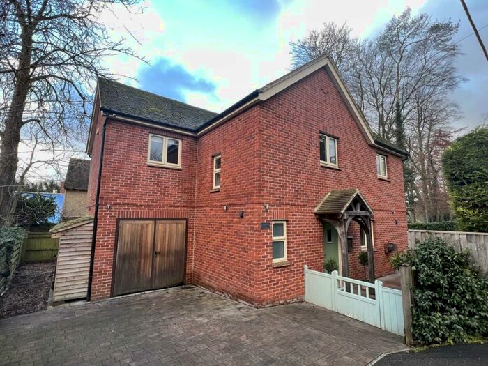 4 Bedroom Detached House To Rent In Fir Close, Ipsden, OX10