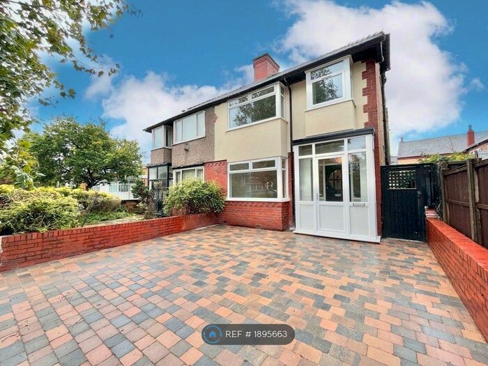 3 Bedroom Semi-Detached House To Rent In Crosby Road North, Liverpool, L22