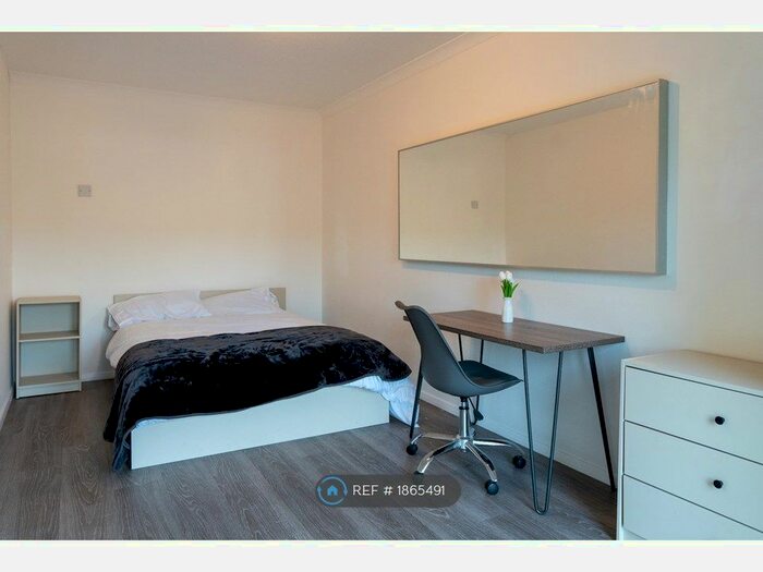 4 Bedroom Terraced House To Rent In Dennysmead Court, Exeter, EX4