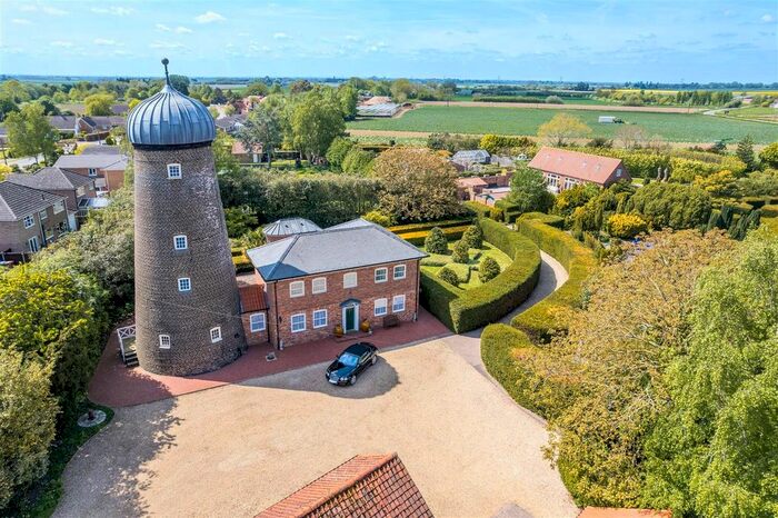7 Bedroom Property For Sale In Holmes Road, Kirton End, Lincolnshire, PE20