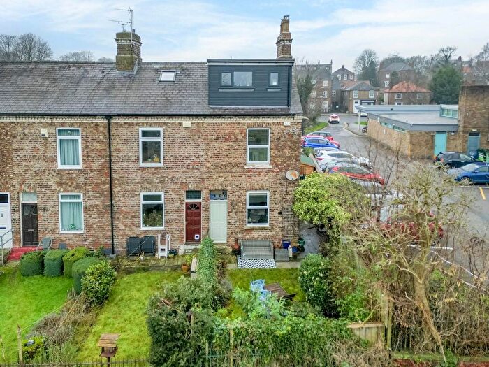 3 Bedroom End Terrace House For Sale In South View Terrace, York, YO24