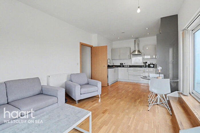 2 Bedroom Apartment For Sale In Sutton Road, Southend-on-Sea, SS2