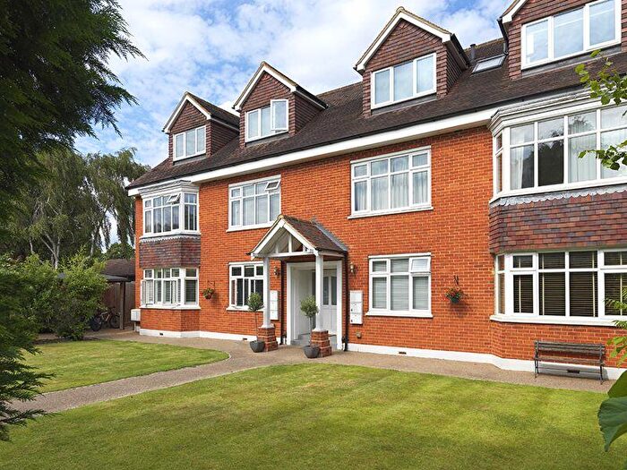 2 Bedroom Flat For Sale In Ewell Road, Surbiton, KT6