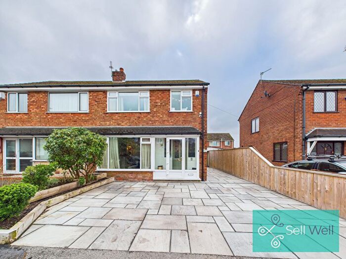 3 Bedroom Semi Detached House For Sale In Malvern Avenue, Atherton, Manchester, M46