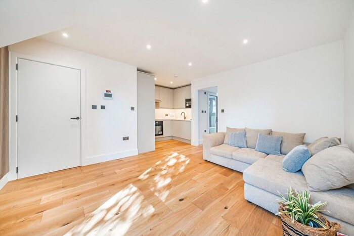 1 Bedroom Flat For Sale In Deburgh Road, Wimbledon, SW19