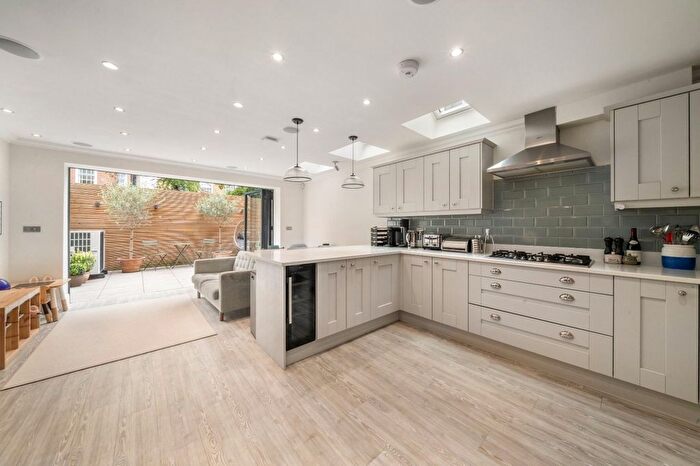 4 Bedroom Terraced House For Sale In Bronsart Road, Munster Village, SW6