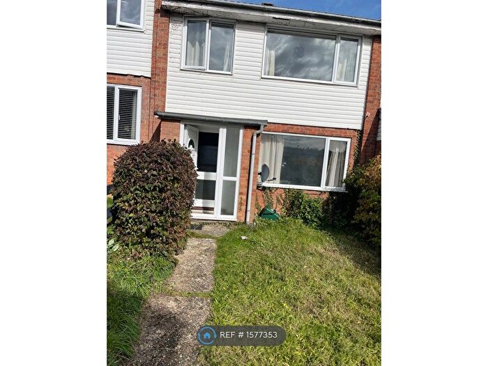 3 Bedroom Terraced House To Rent In Borodin Close, Basingstoke, RG22