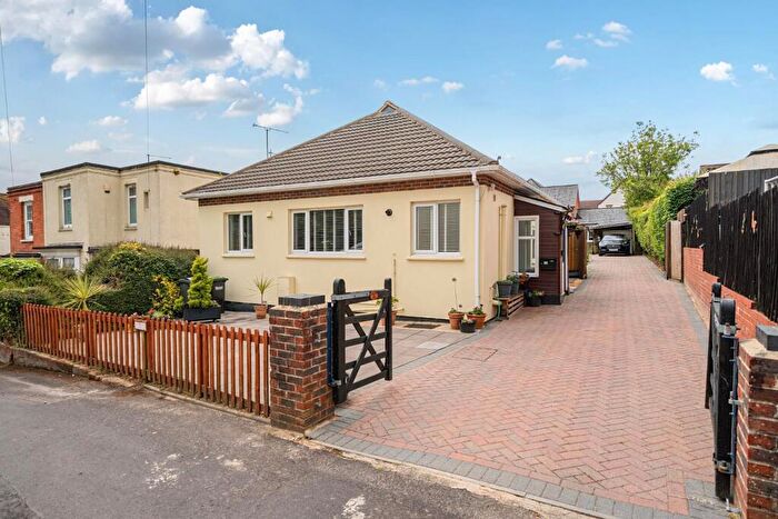 4 Bedroom Detached Bungalow For Sale In Avondale Road, Waterlooville, PO7