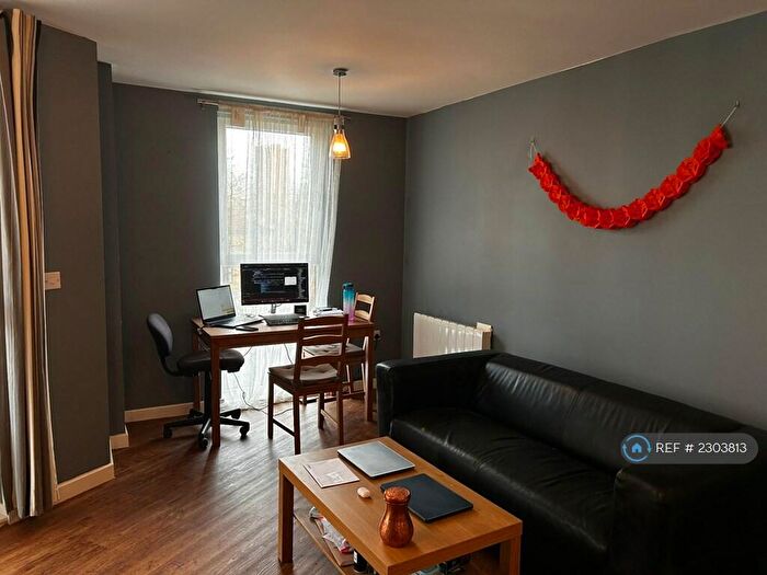 2 Bedroom Flat To Rent In Mason Way, Birmingham, B15