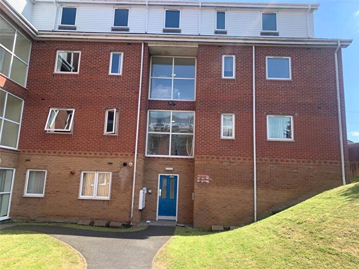 2 Bedroom Flat For Sale In Old Chester Road, Birkenhead, Merseyside, CH42