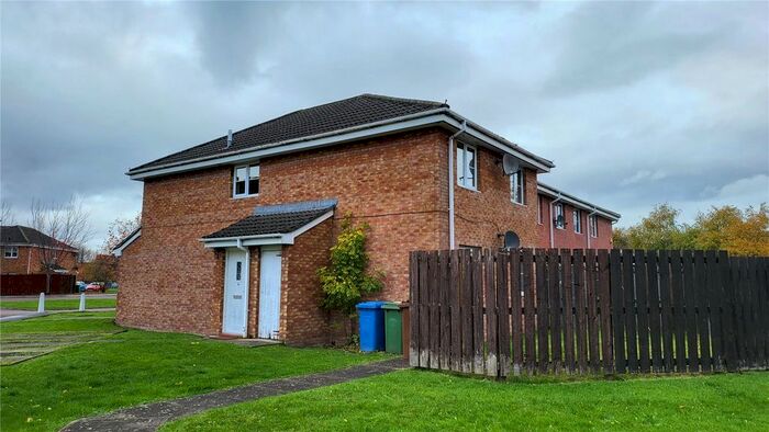 2 Bedroom Flat To Rent In Tullis Gardens, Bridgeton, Glasgow, G40