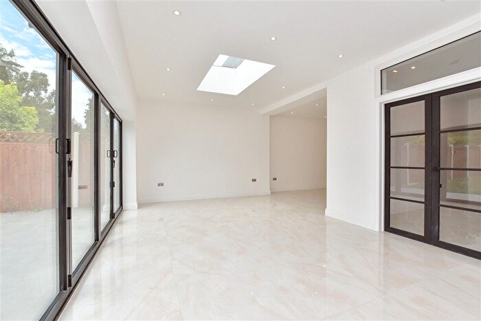 6 Bedroom Semi Detached House For Sale In Cobham Road, Leatherhead, Surrey, KT22