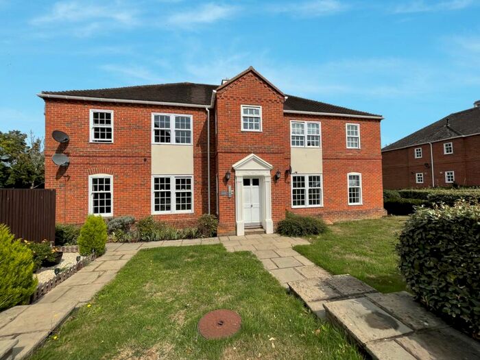 1 Bedroom Apartment To Rent In Calcott Park, Yateley, GU46