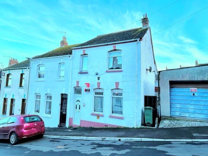 2 Bedroom End Of Terrace House To Rent In Brymers Avenue, Portland, DT5