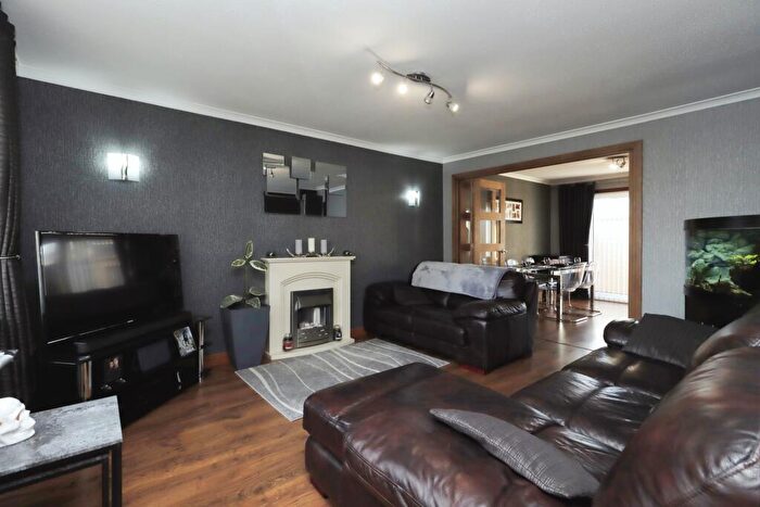 3 Bedroom End Of Terrace House For Sale In Beath View, Dunfermline, Fife, KY11