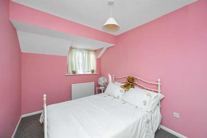 4 Bedroom Detached House For Sale In Grasslands, Smallfield, RH6