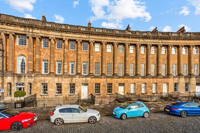 2 Bedroom Apartment To Rent In Royal Crescent Bath, BA1
