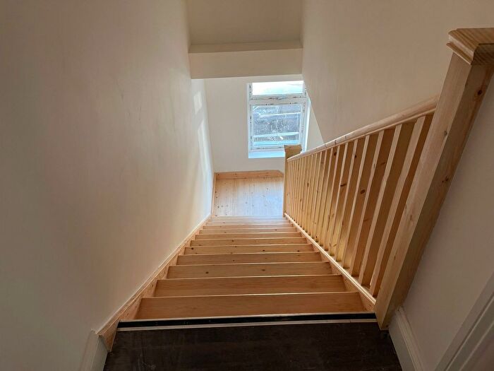 1 Bedroom Flat To Rent In Crownfield Avenue, Ilford, IG2