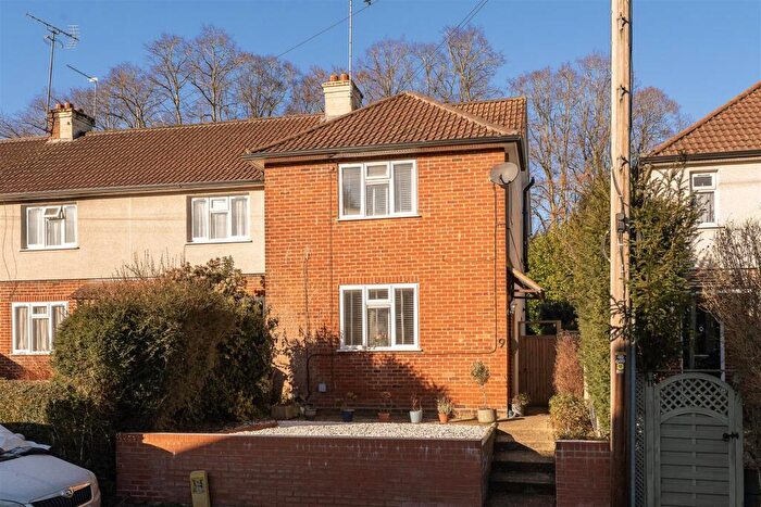 3 Bedroom End Of Terrace House For Sale In Masefield Road, Harpenden, AL5