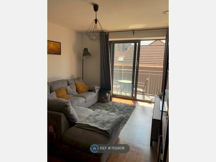 2 Bedroom Flat To Rent In Trinity Apartments, Bristol, BS2
