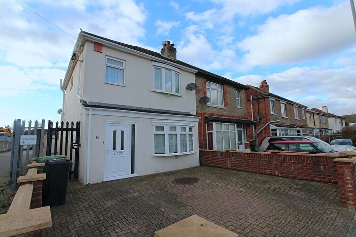 3 Bedroom Semi-Detached House To Rent In Hamilton Road, Portchester, PO6