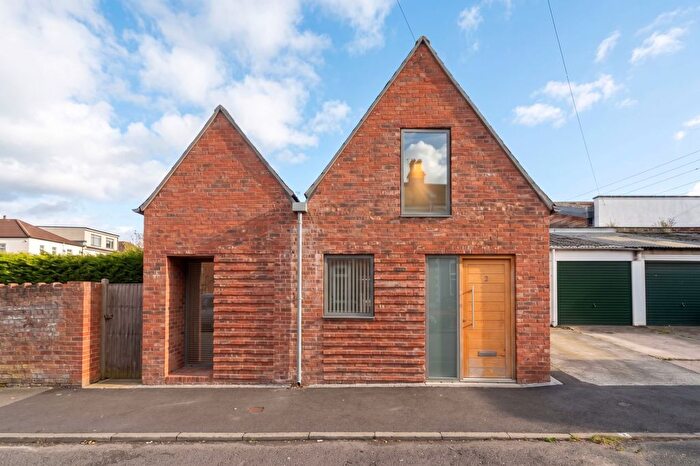 2 Bedroom Detached House To Rent In Hazelton Road, Bristol, BS7