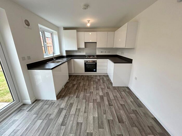 3 Bedroom Semi-Detached House To Rent In Harrier Drive, Langold, S81