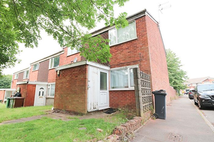 2 Bedroom Maisonette For Sale In Pommel Close, Silverdale Park, Walsall, West Midlands, WS5