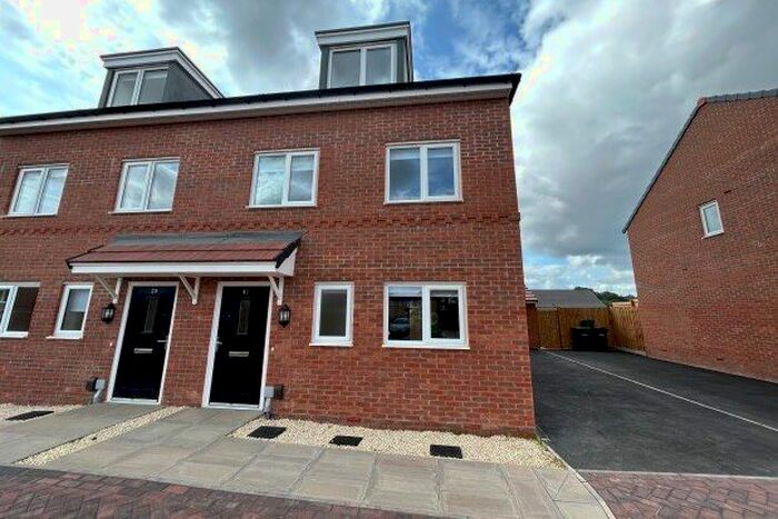 3 Bedroom Semi-Detached House To Rent In Horwood Drive, Nottingham, NG4