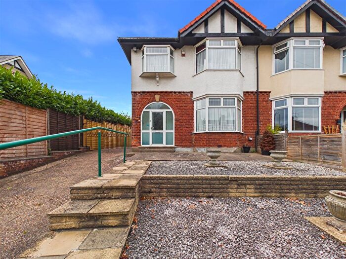 3 Bedroom Semi-Detached House For Sale In Barrow Lane, Hessle, HU13
