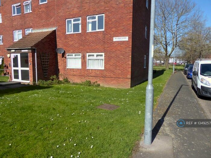 2 Bedroom Flat To Rent In De Lisle Close, Portsmouth, PO2